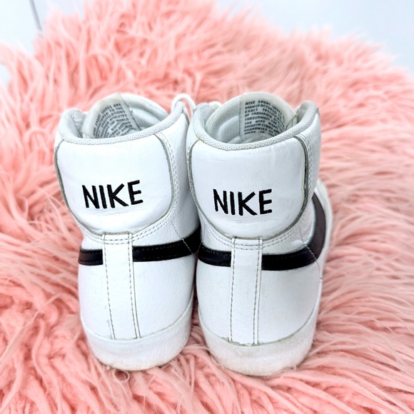 Nike Blazer Mid ‘77 SE Shoes - Picture 6 of 8
